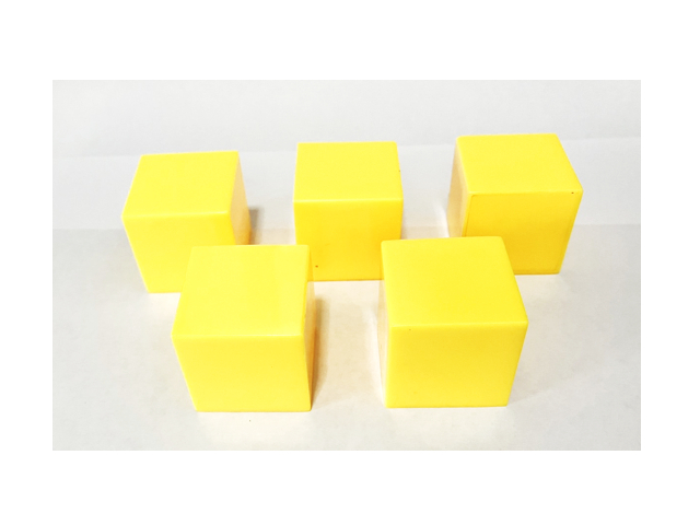 ชิ้นงานทรงลูกบาศก์ พลาสติก Plastic Cube 3cm- สีเหลือง set 5 ชิ้น